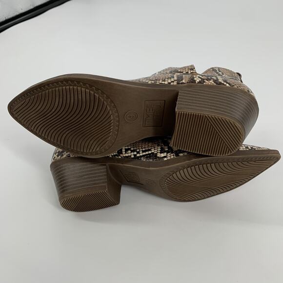 Time and Tru Python Snake Print Pointed Toe Ankle Boots Size 9 Womens Brown Low - Picture 8 of 9